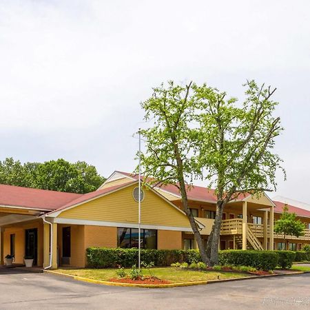Quality Inn & Suites Corinth West Extérieur photo