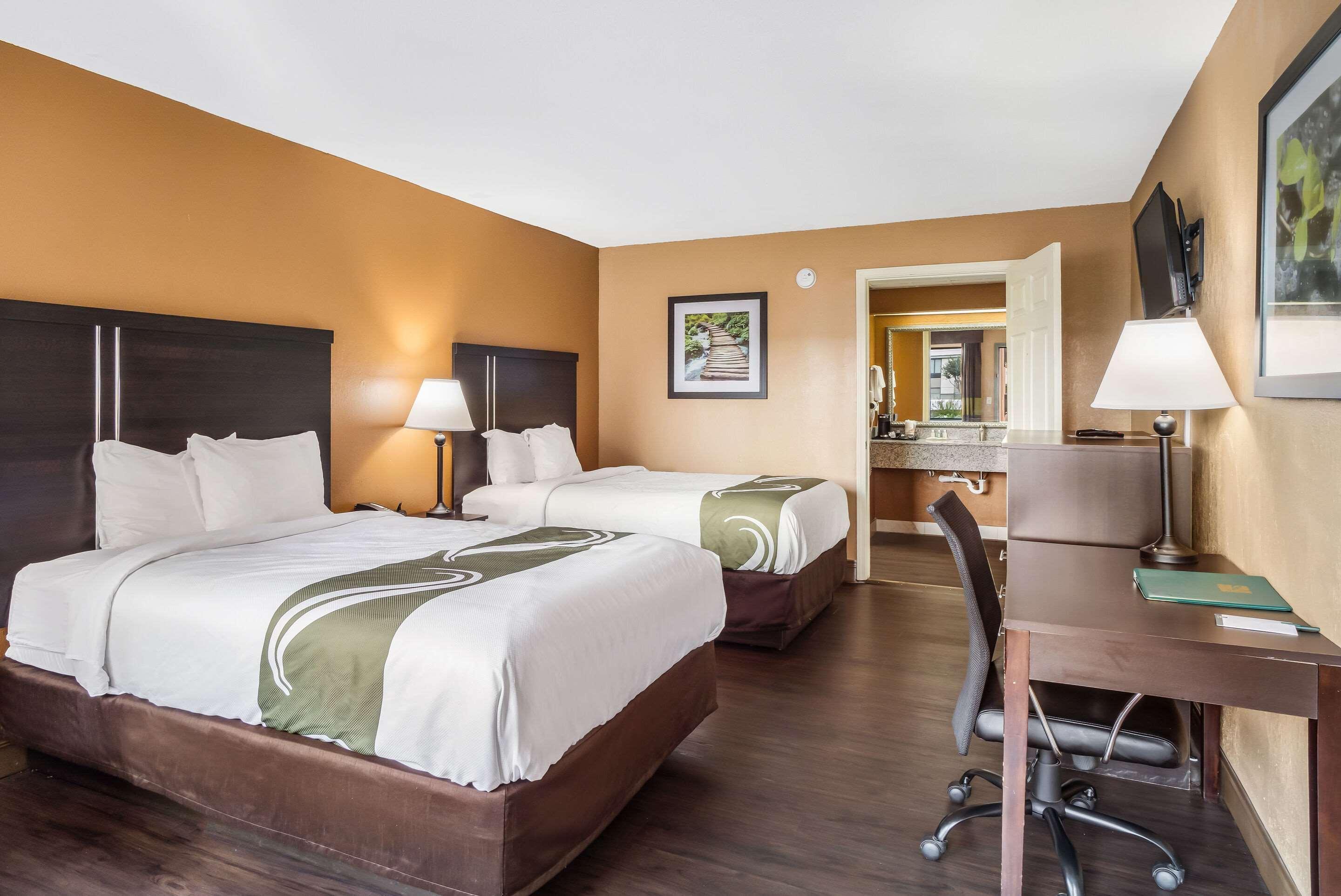 Quality Inn & Suites Corinth West Extérieur photo