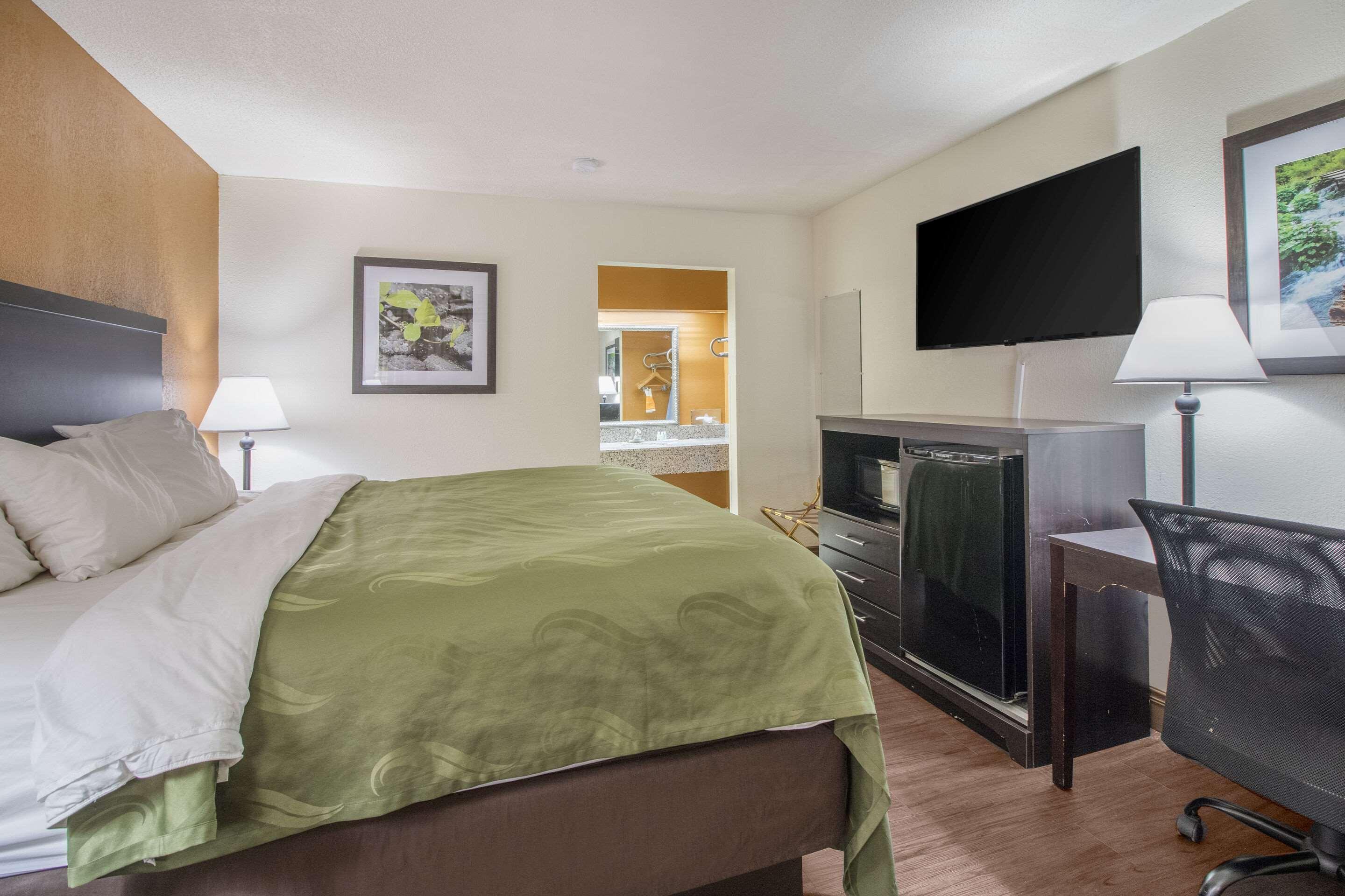 Quality Inn & Suites Corinth West Extérieur photo