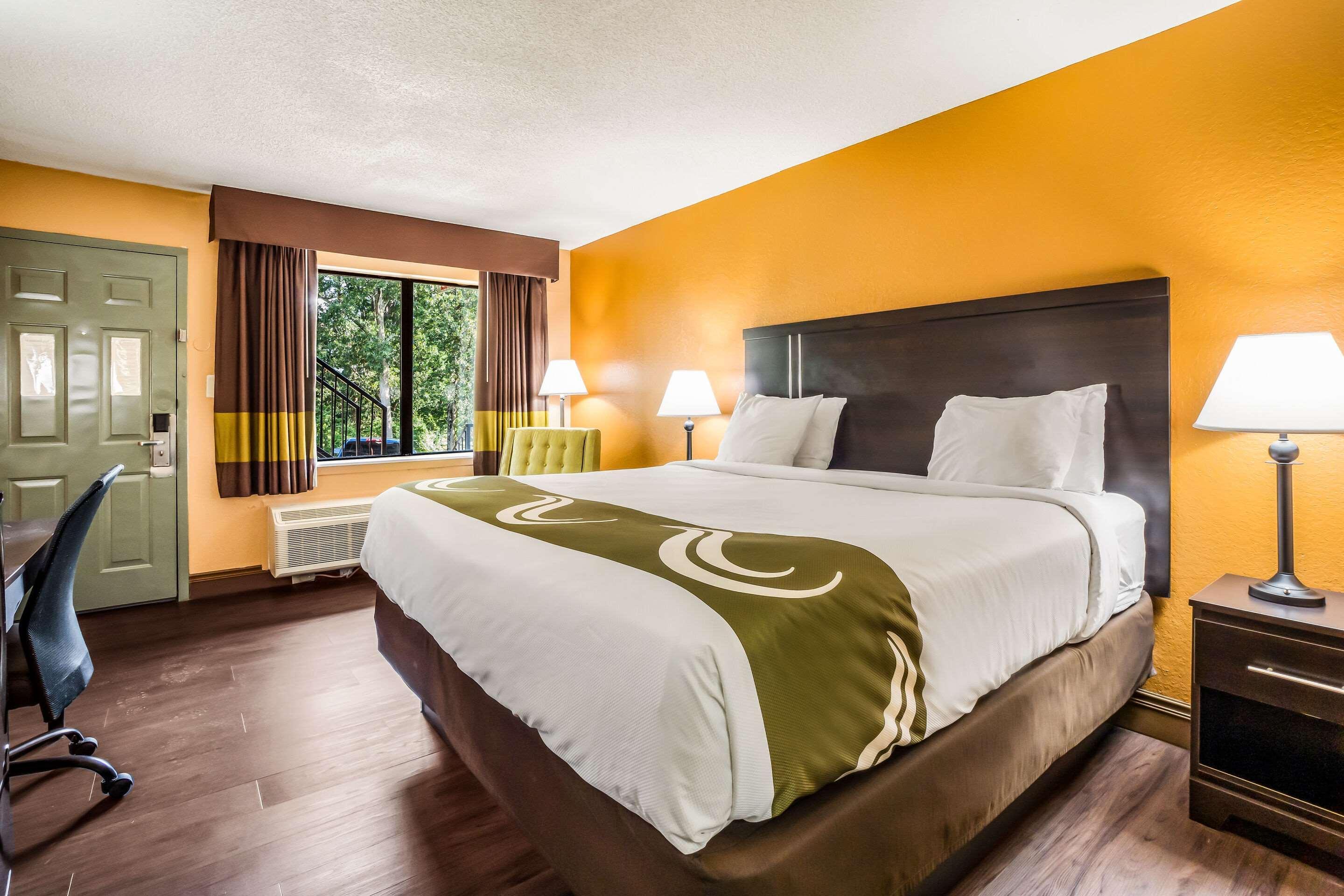 Quality Inn & Suites Corinth West Extérieur photo