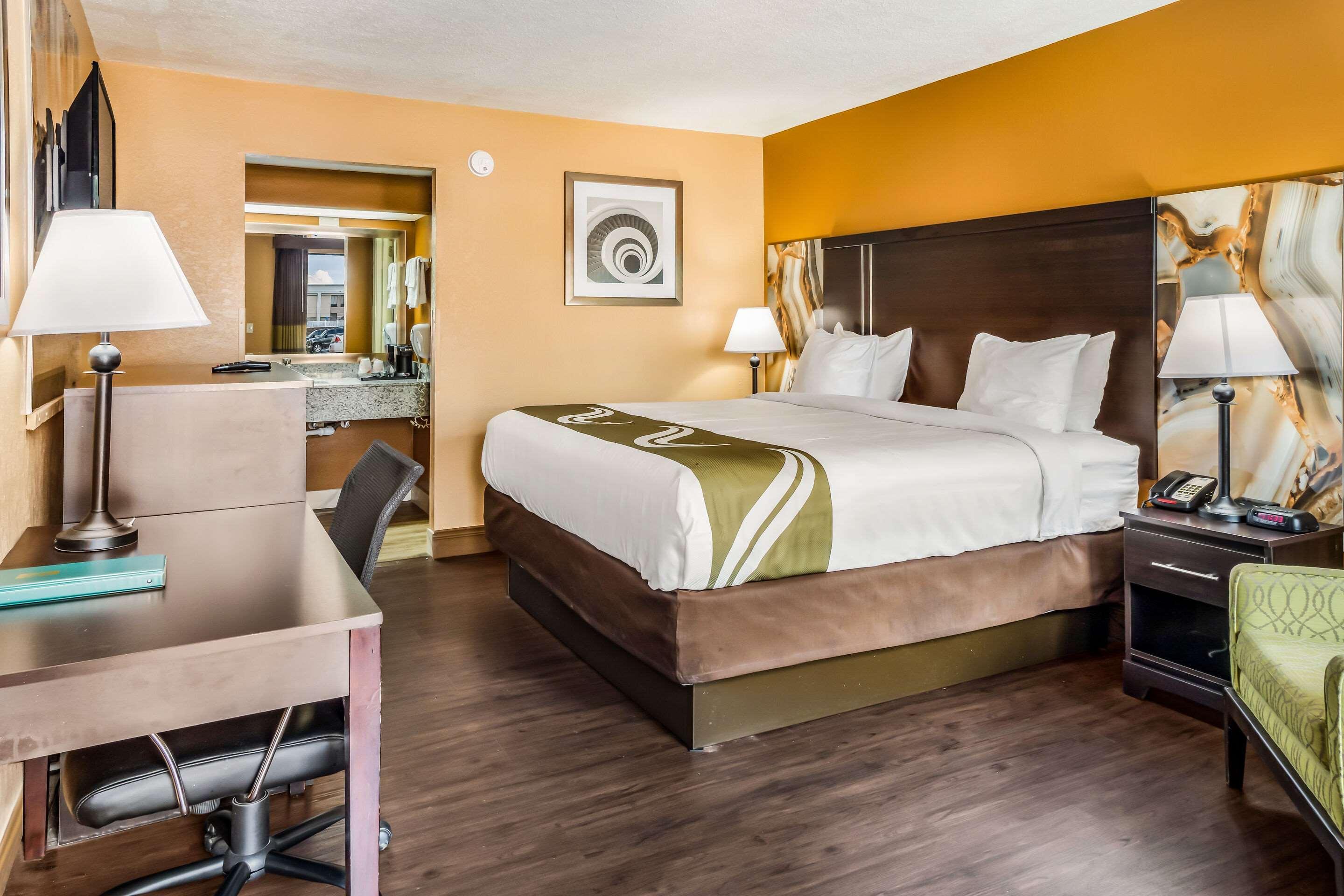 Quality Inn & Suites Corinth West Extérieur photo