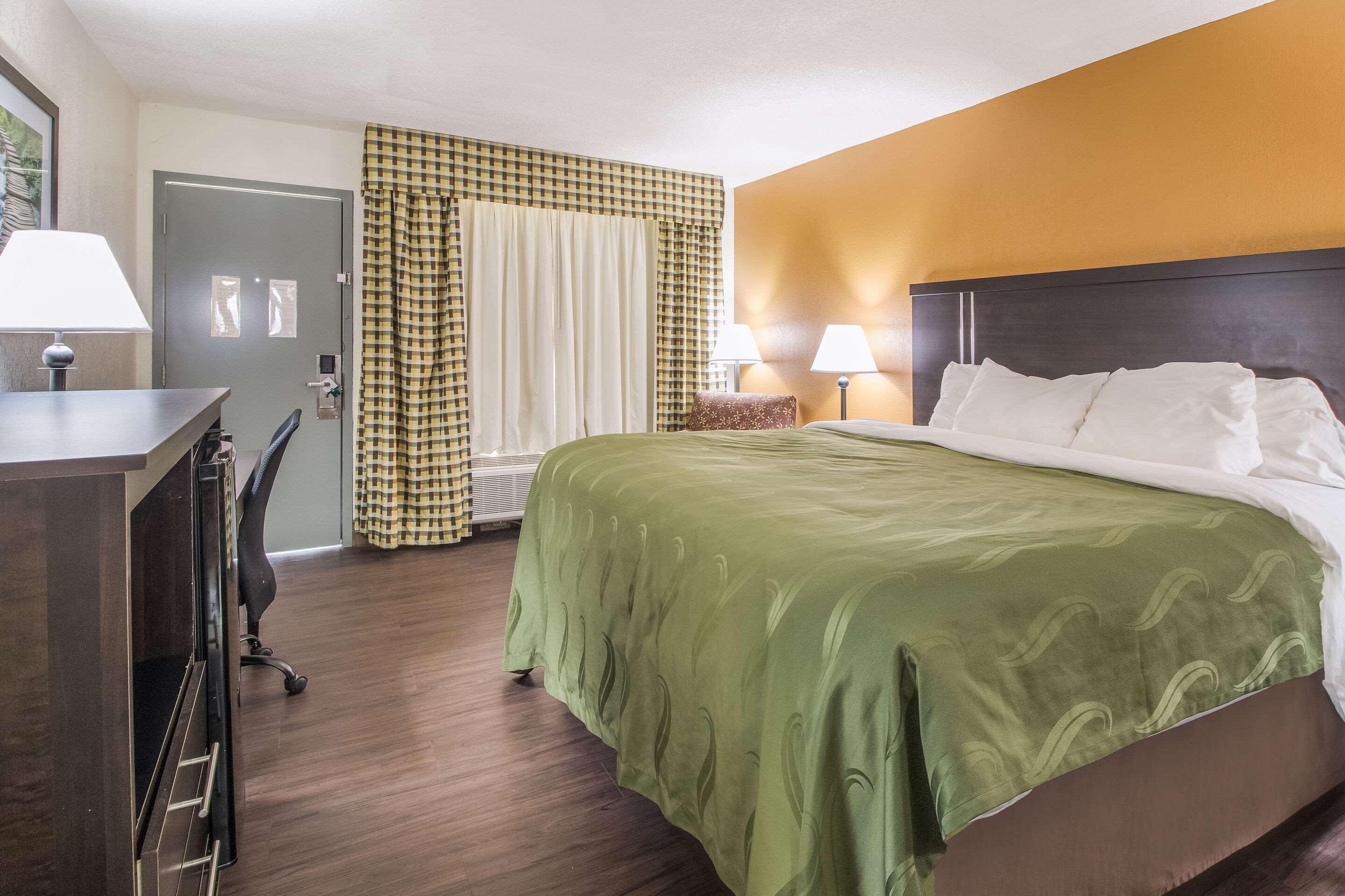 Quality Inn & Suites Corinth West Extérieur photo