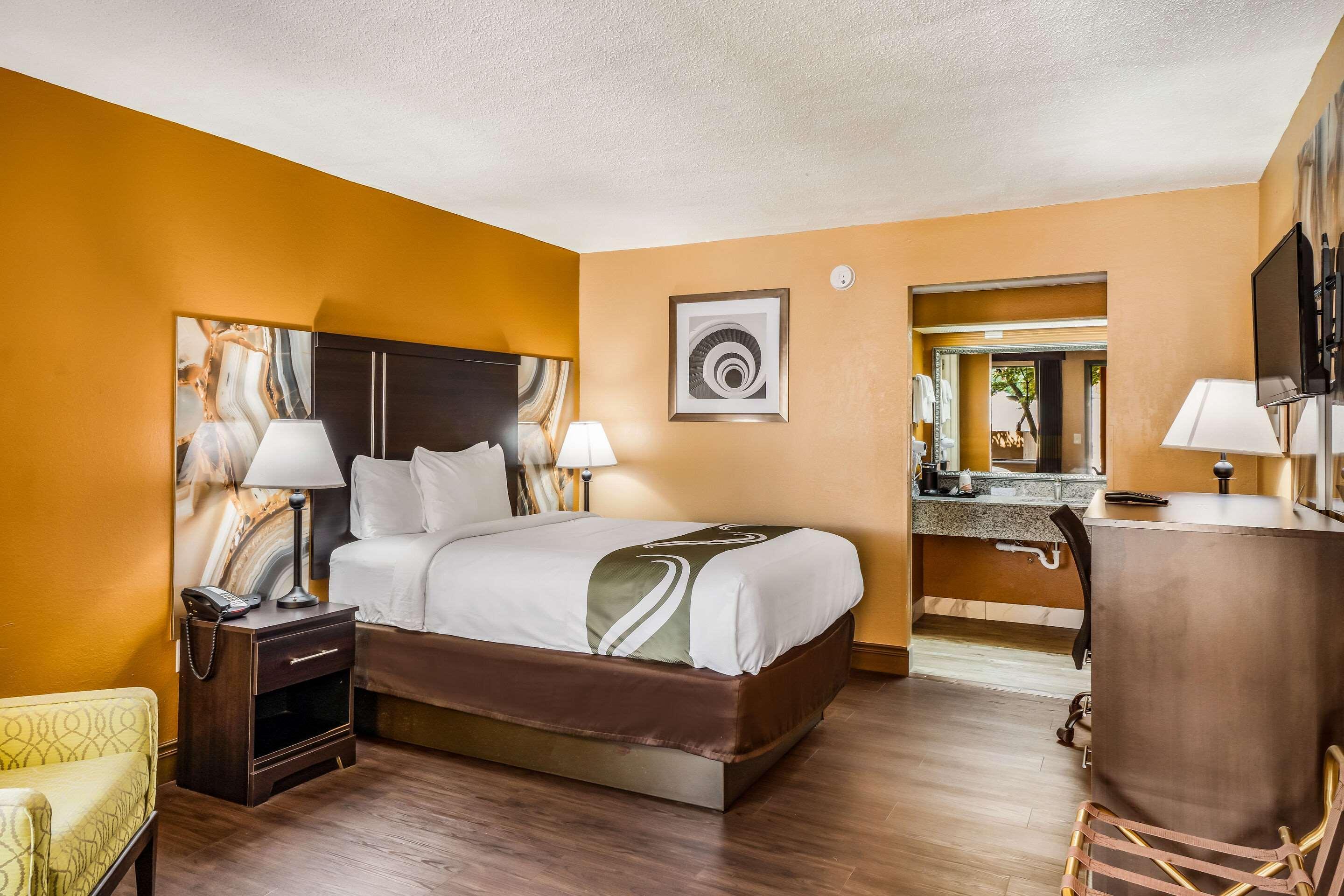 Quality Inn & Suites Corinth West Extérieur photo