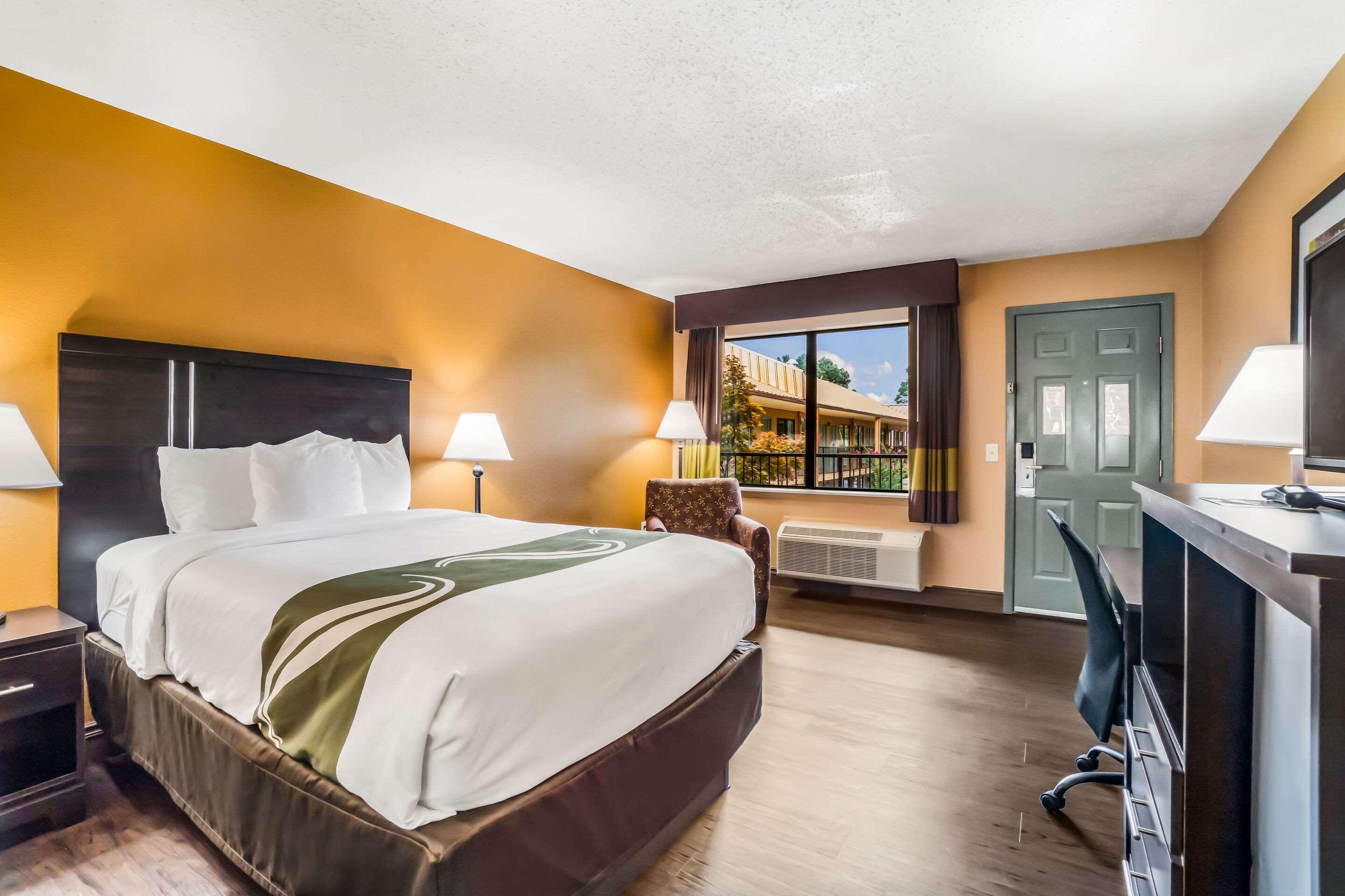 Quality Inn & Suites Corinth West Extérieur photo