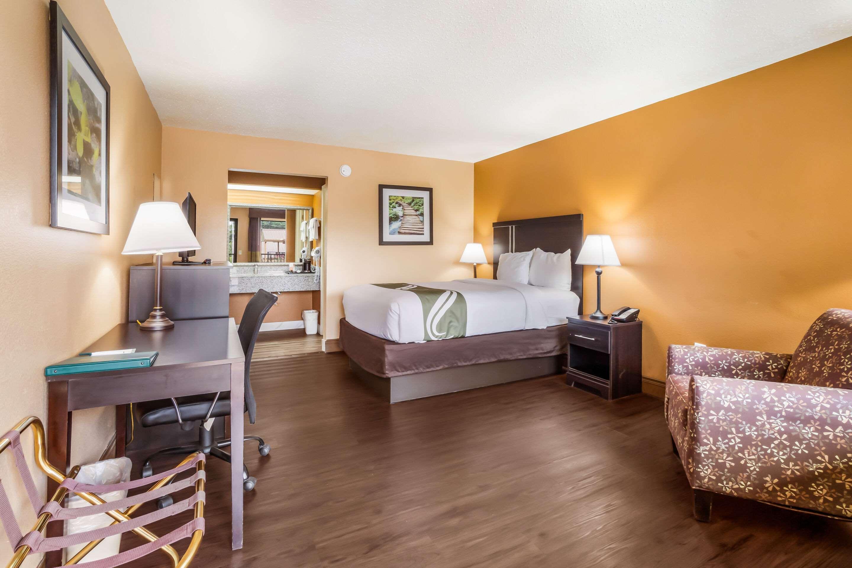 Quality Inn & Suites Corinth West Extérieur photo
