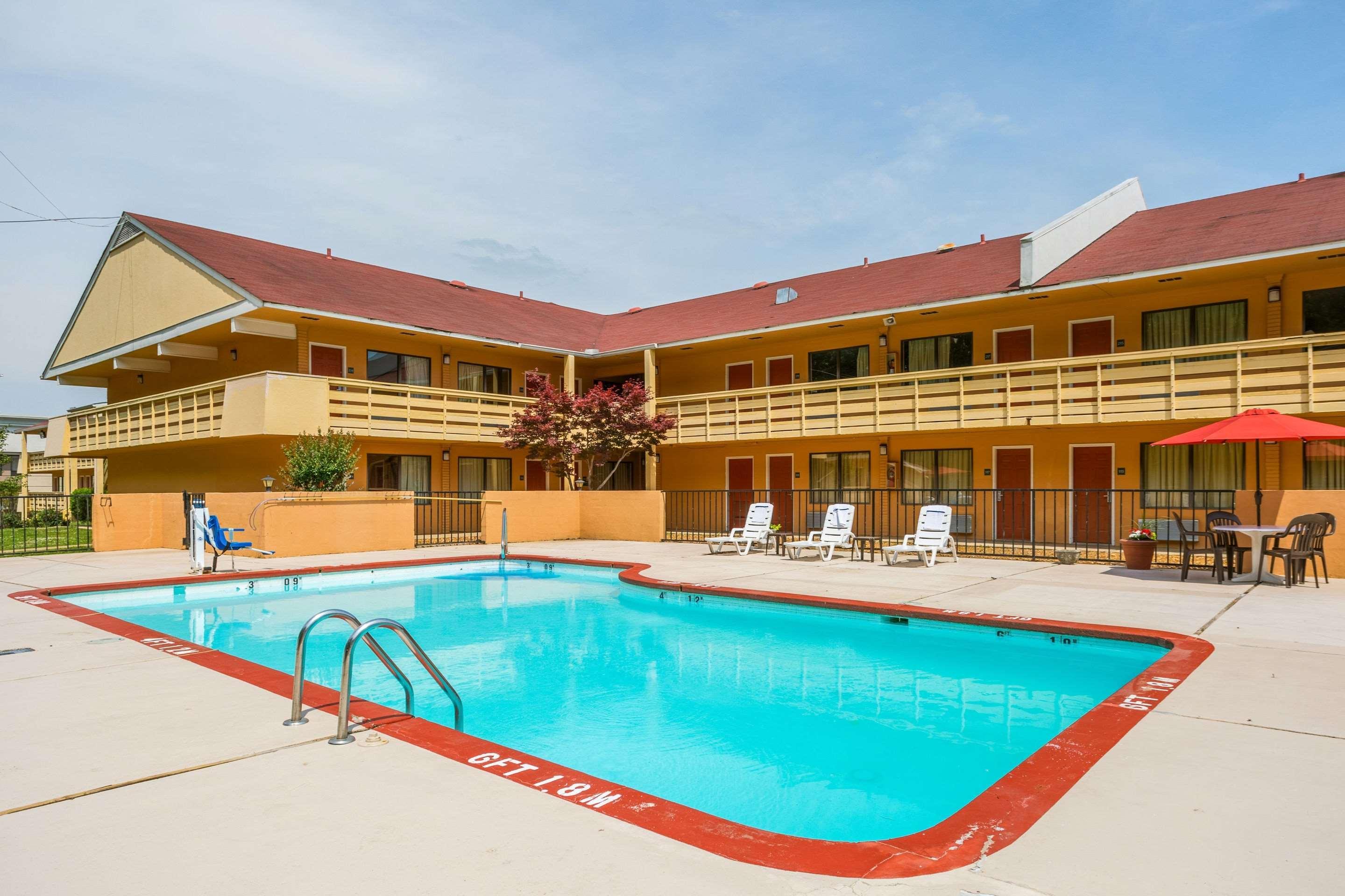 Quality Inn & Suites Corinth West Extérieur photo