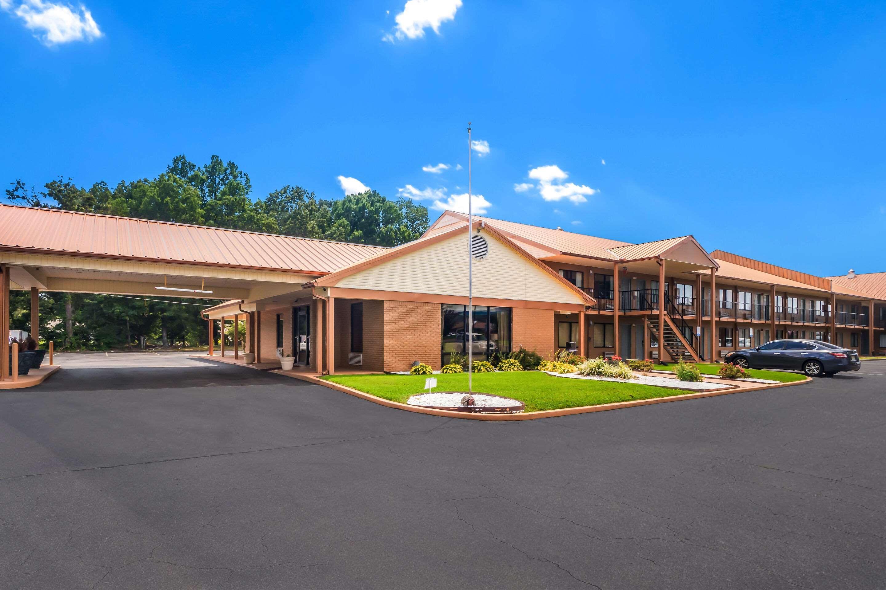 Quality Inn & Suites Corinth West Extérieur photo