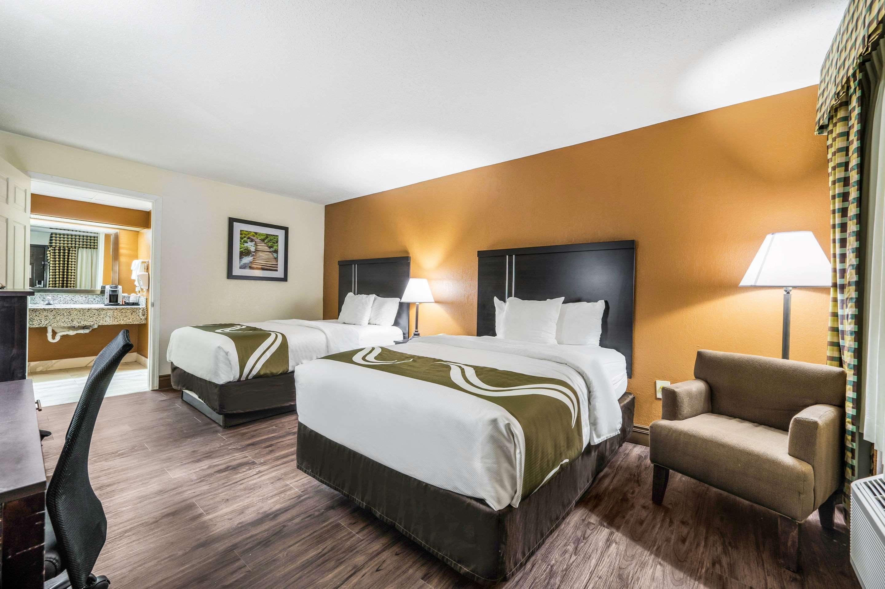 Quality Inn & Suites Corinth West Extérieur photo