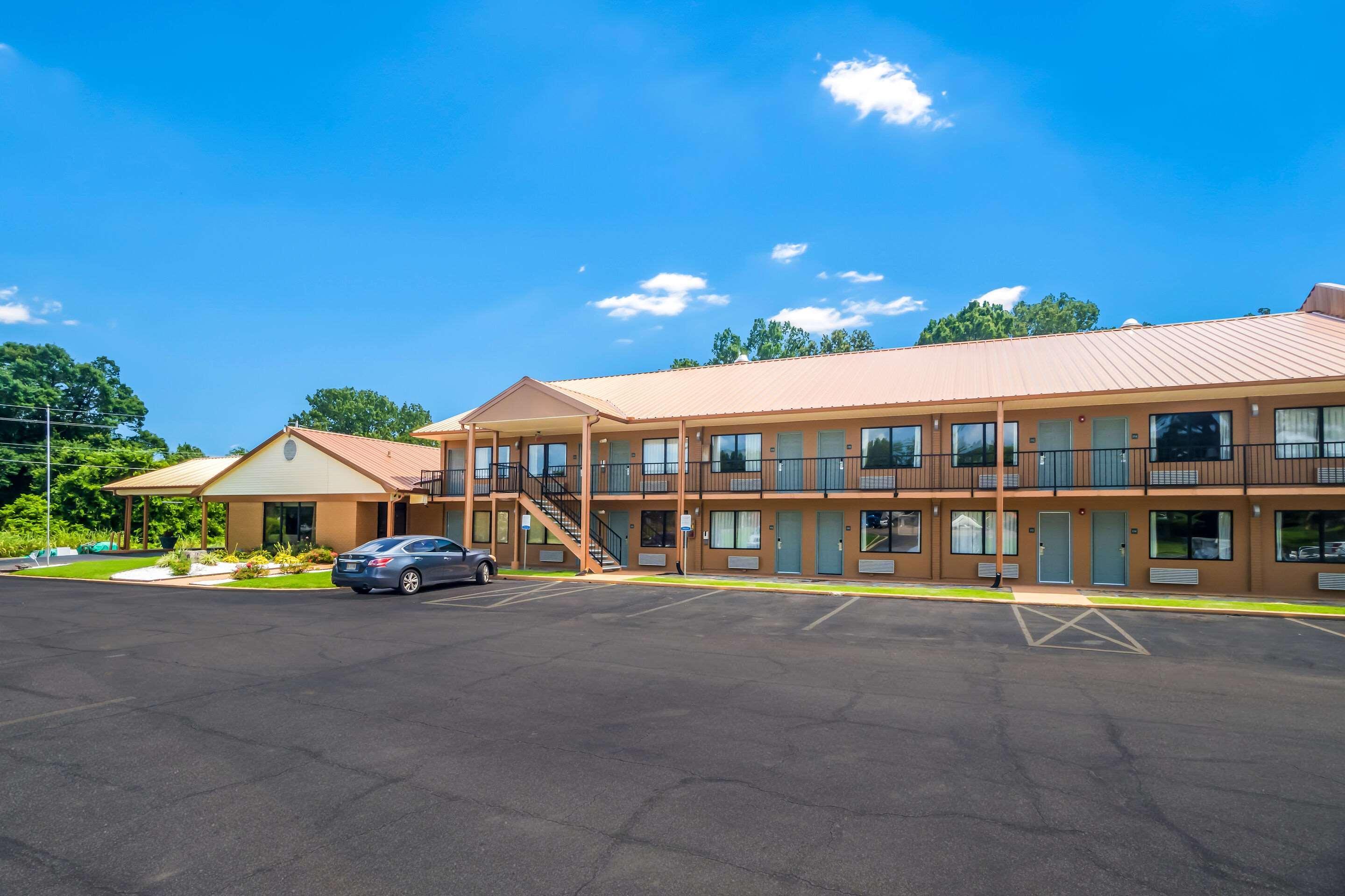 Quality Inn & Suites Corinth West Extérieur photo