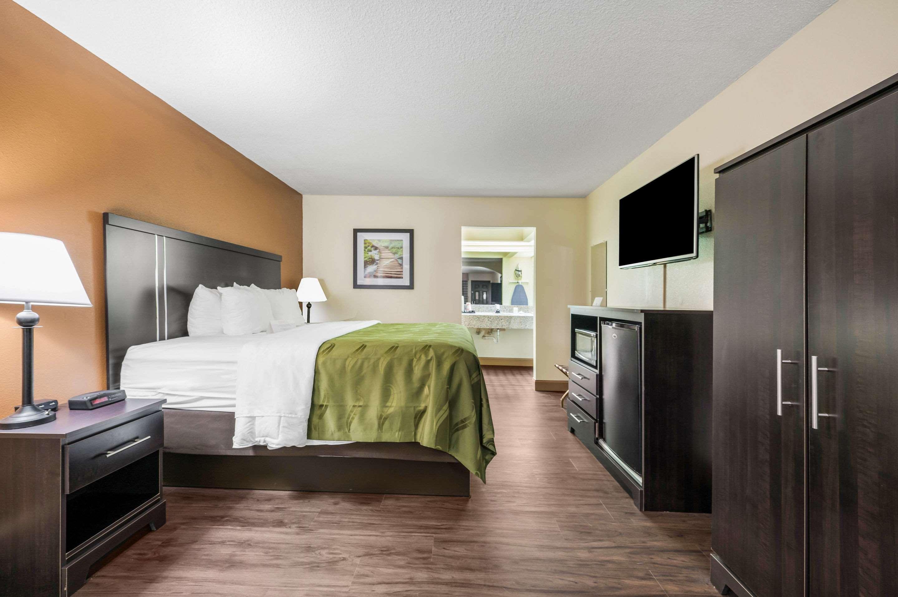Quality Inn & Suites Corinth West Extérieur photo