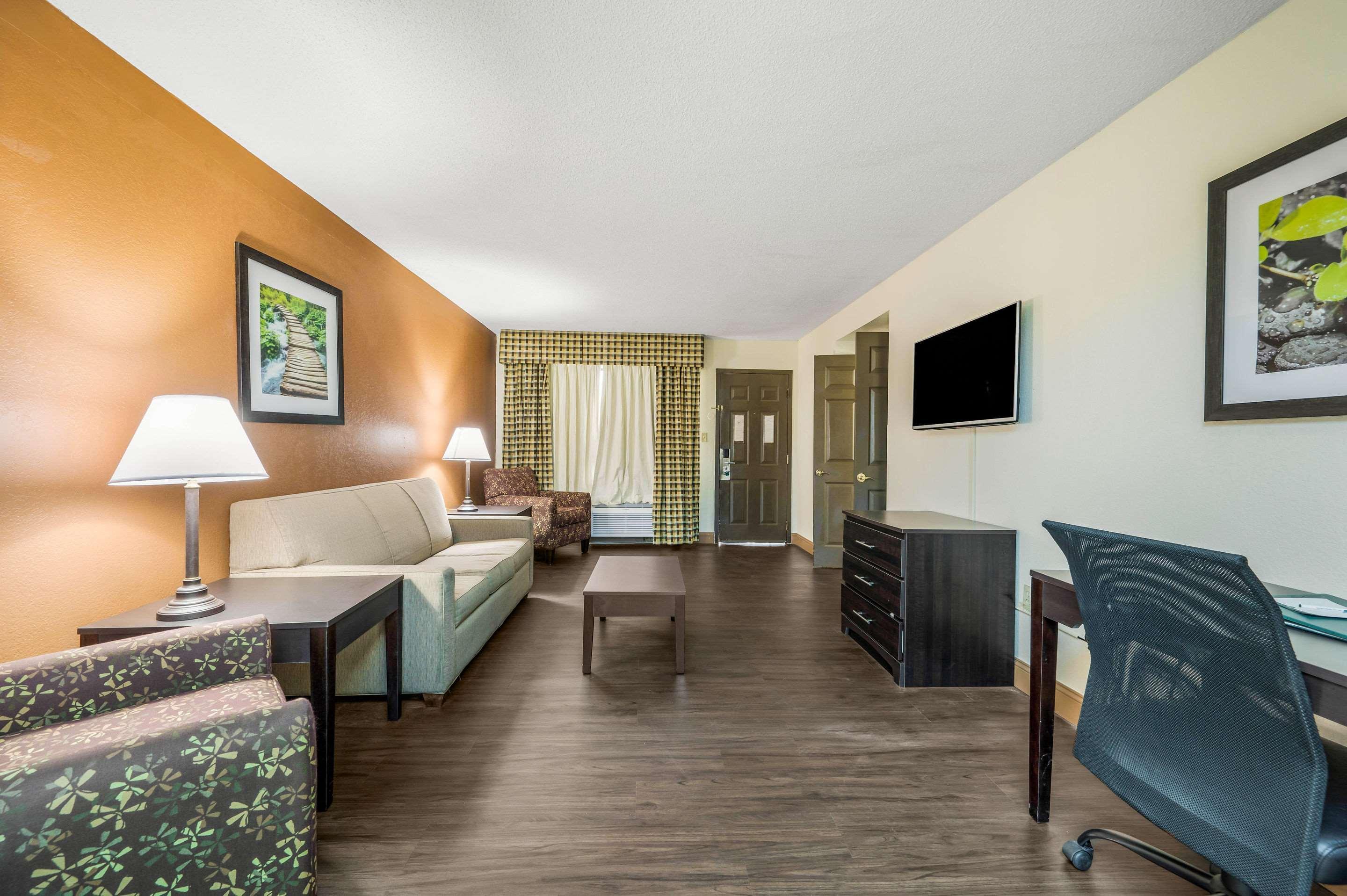 Quality Inn & Suites Corinth West Extérieur photo