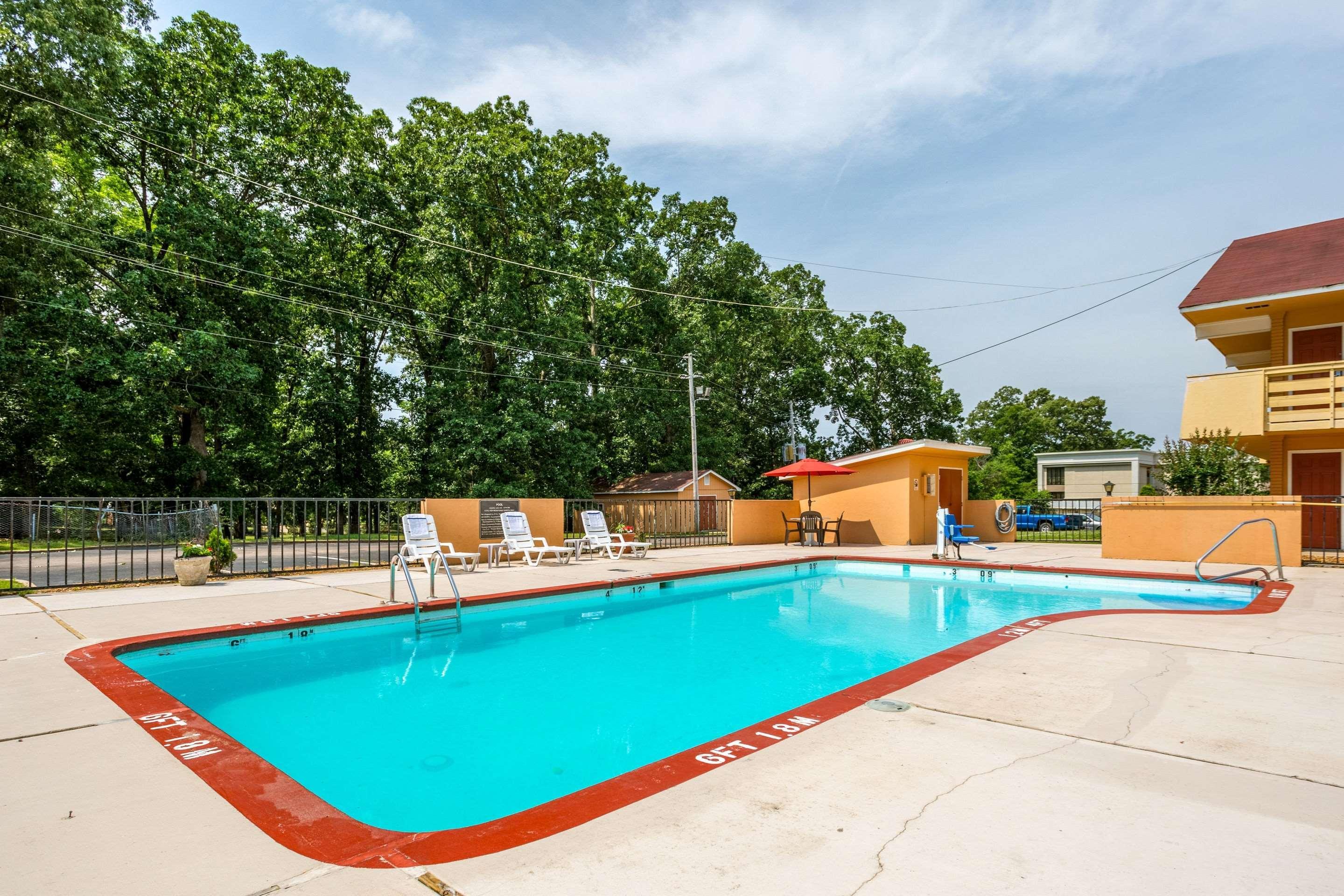 Quality Inn & Suites Corinth West Extérieur photo