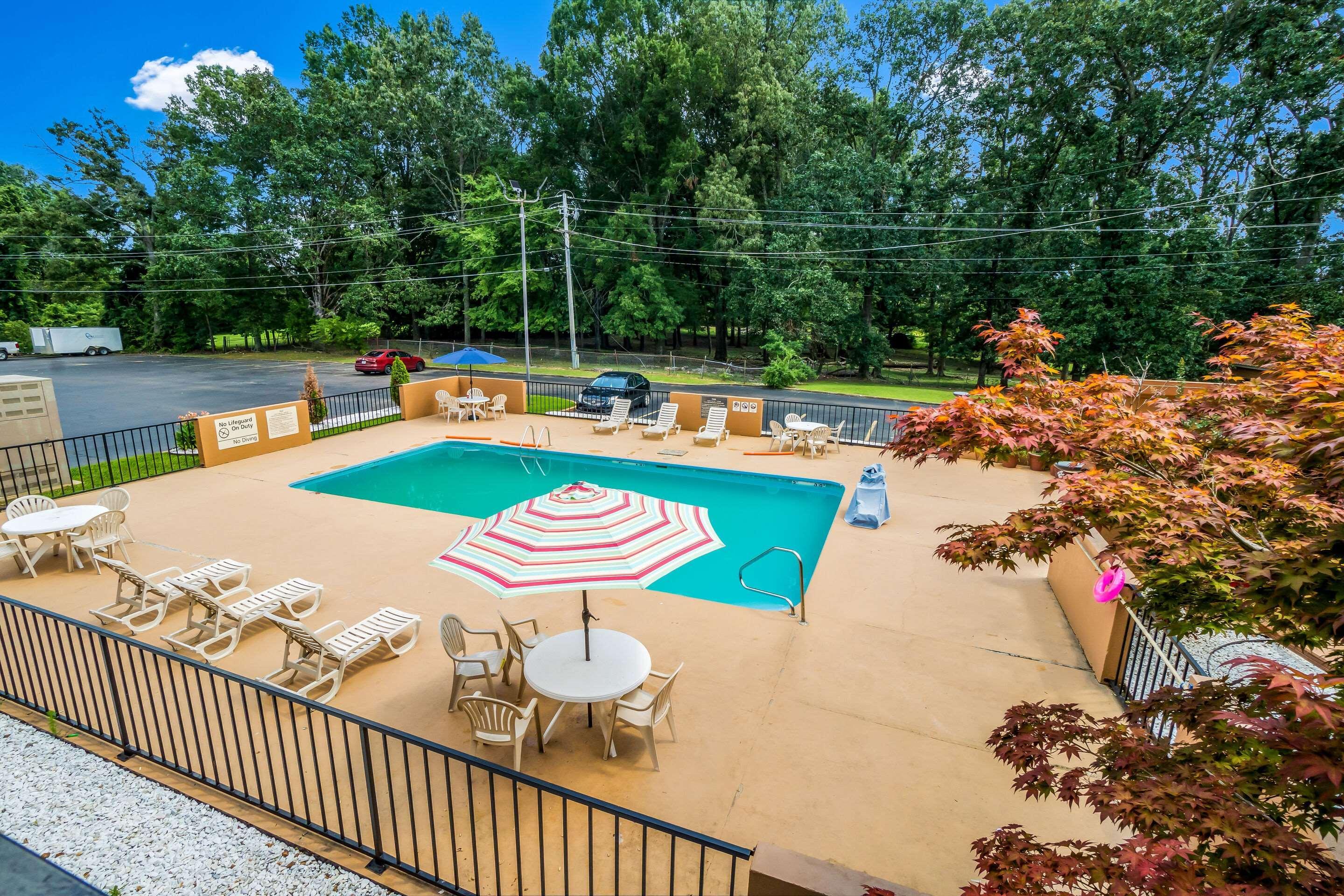 Quality Inn & Suites Corinth West Extérieur photo
