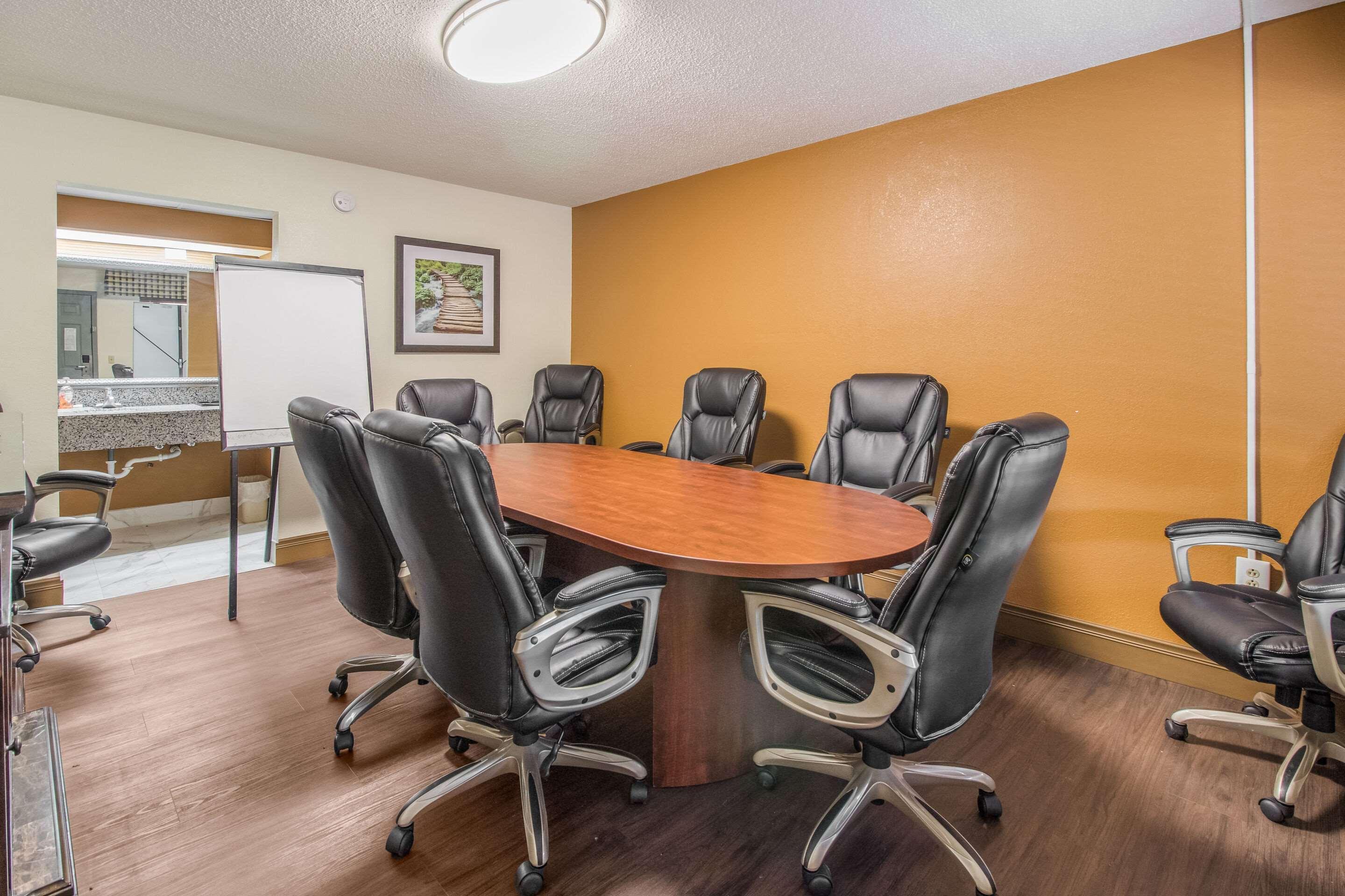 Quality Inn & Suites Corinth West Extérieur photo