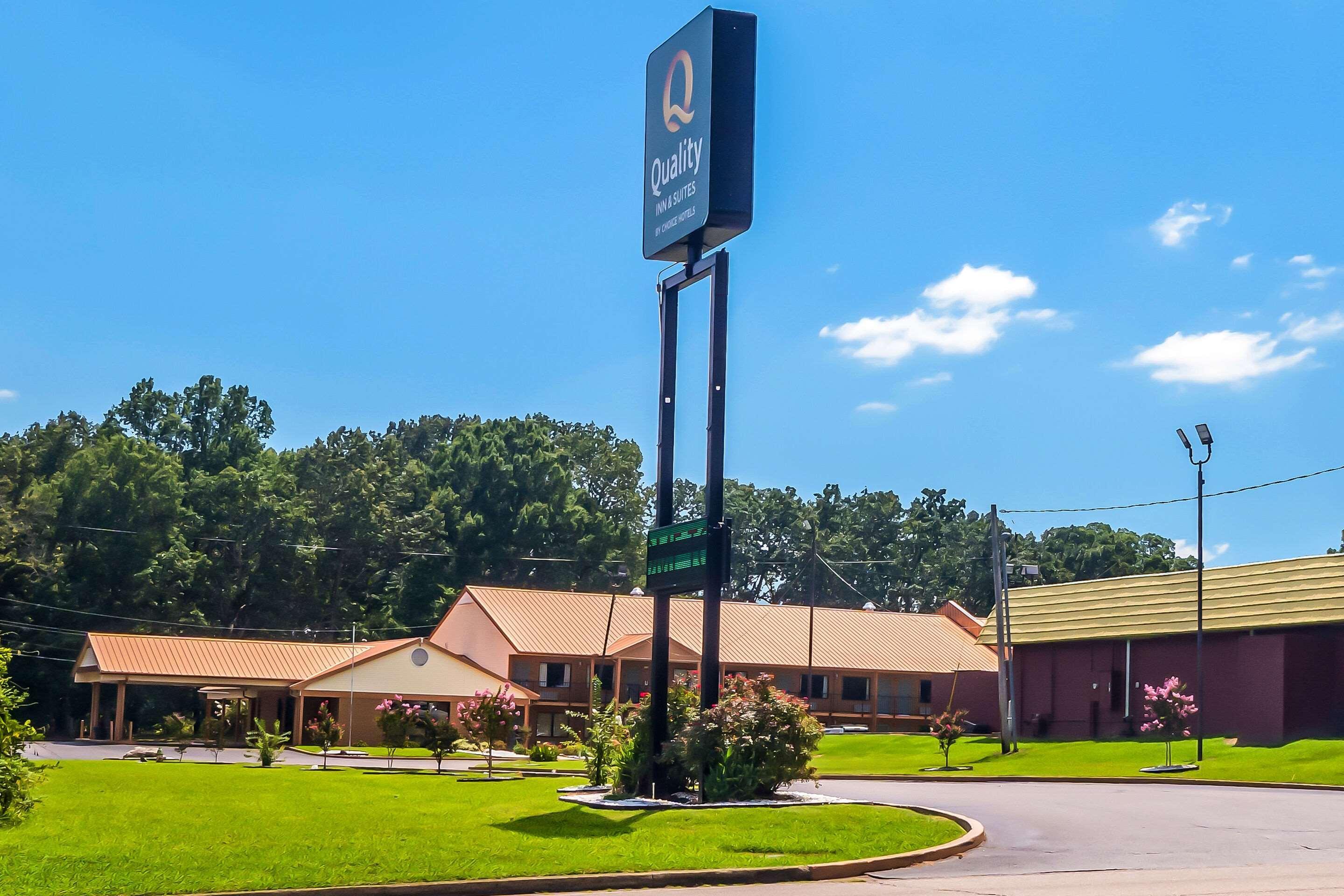 Quality Inn & Suites Corinth West Extérieur photo