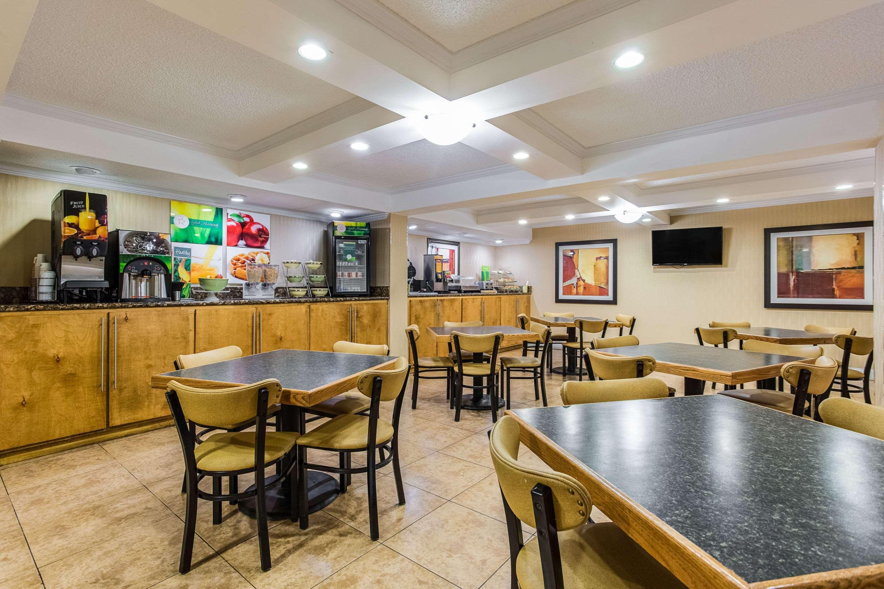 Quality Inn & Suites Corinth West Extérieur photo
