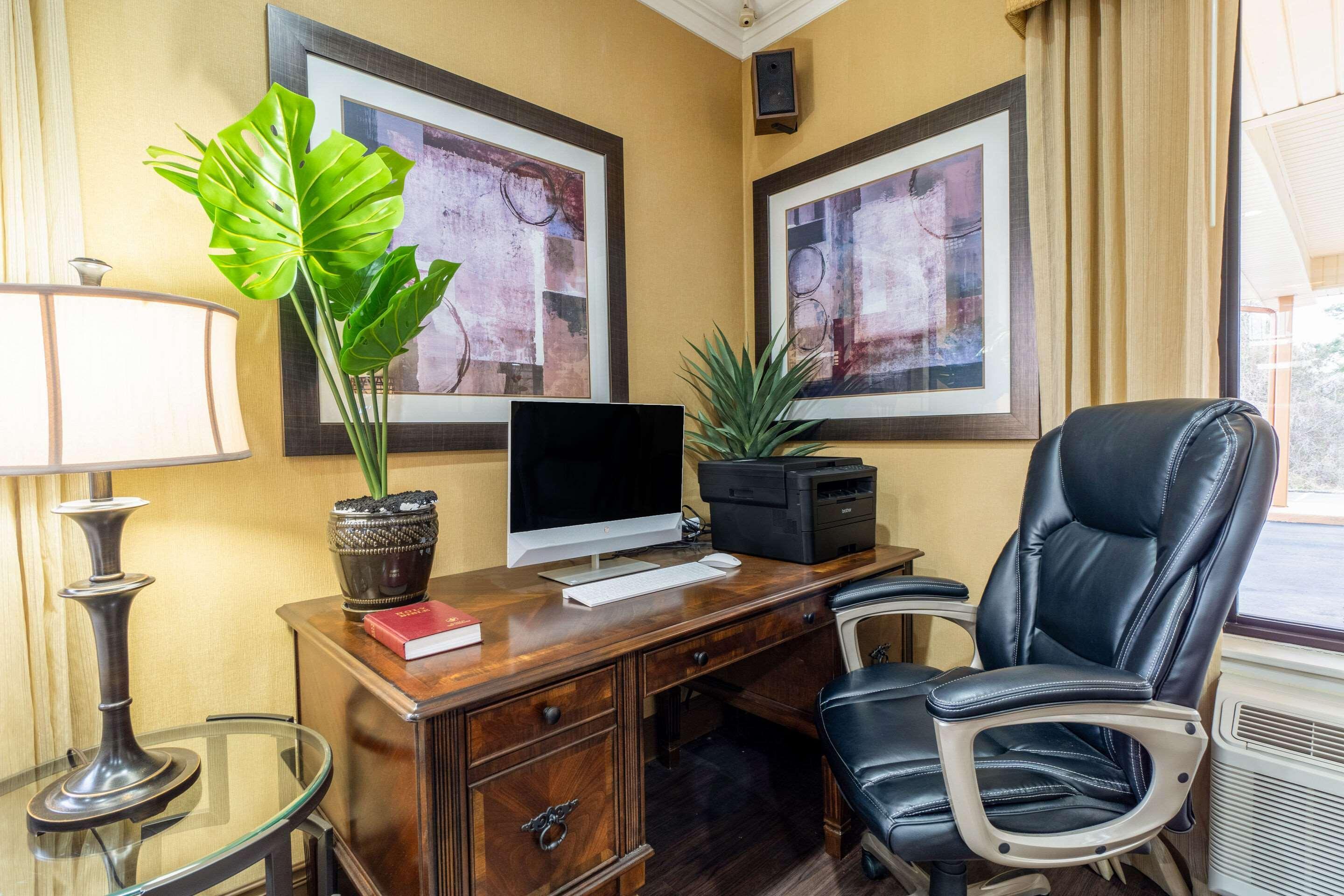 Quality Inn & Suites Corinth West Extérieur photo